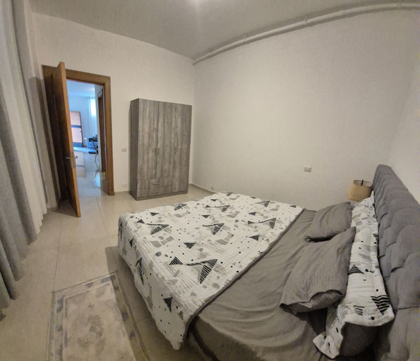 Room 3, Pilots Residence, Aley