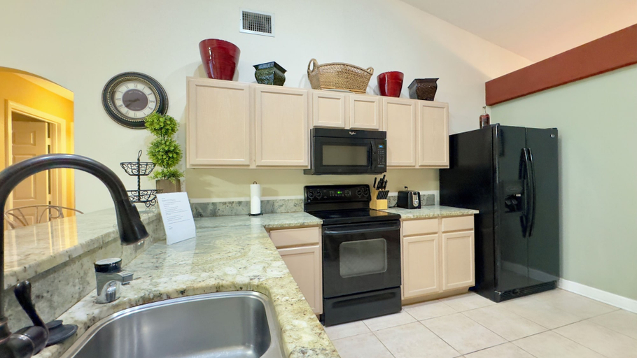 Private kitchen 2, The Poolside Escape Near Beaches, Saint Lucie