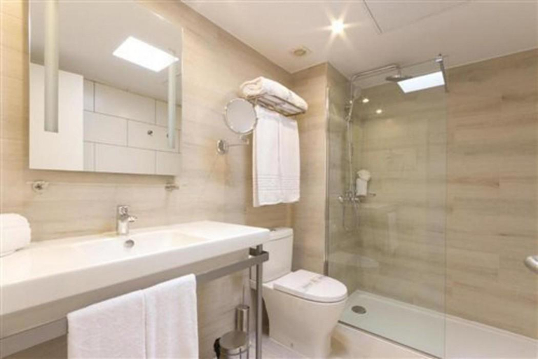 Bathroom 3, R2 Bahia Kontiki, Las Palmas