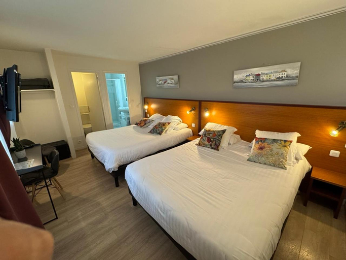 Bedroom 2, Cit'Hotel Capricorne, Loir-et-Cher