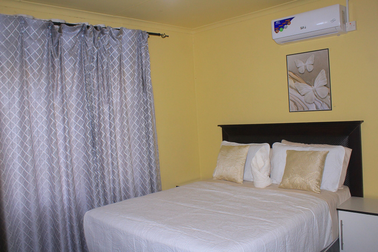 Room 2, Blue Ridge Escape Guest House, Chobe