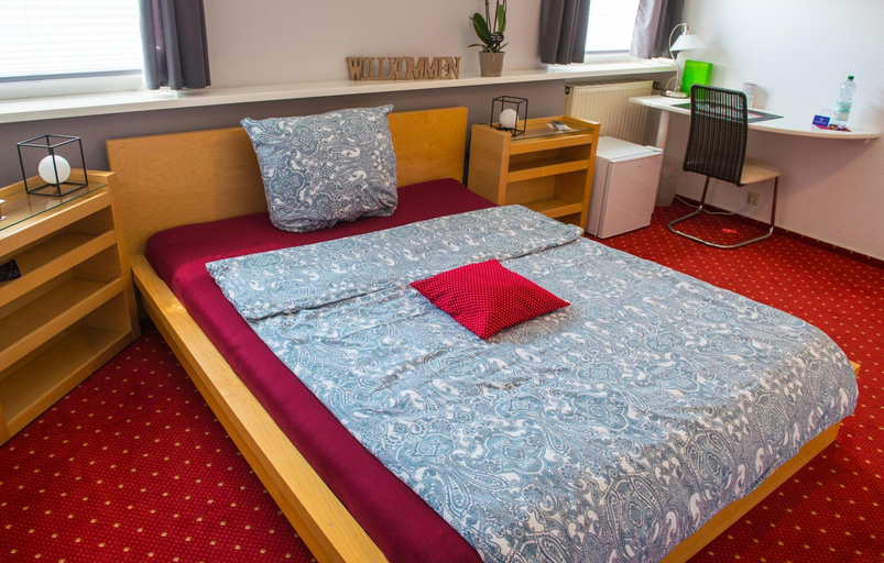 Bedroom 2, Hotel Garni am Eckernweg, Celle