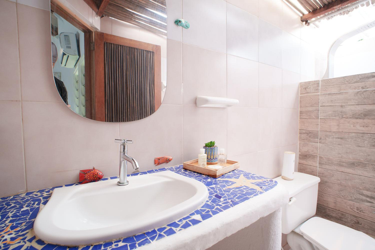 Bathroom 3, Isla Mulata, Islas del Rosario, Cartagena de Indias