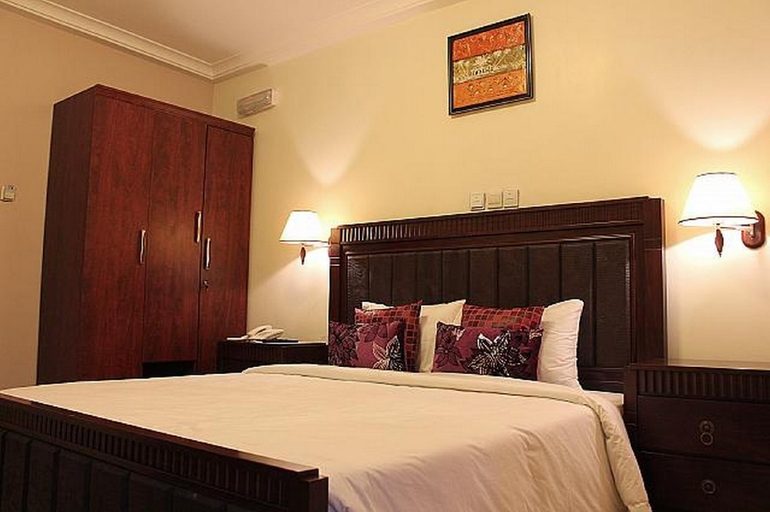 Bedroom 3, Adsuit Hotel Calabar, Akpabuyo