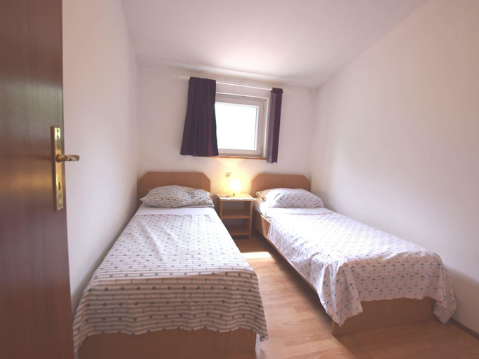 Bedroom 2, Holiday Home in Banjole near the Beach, Medulin