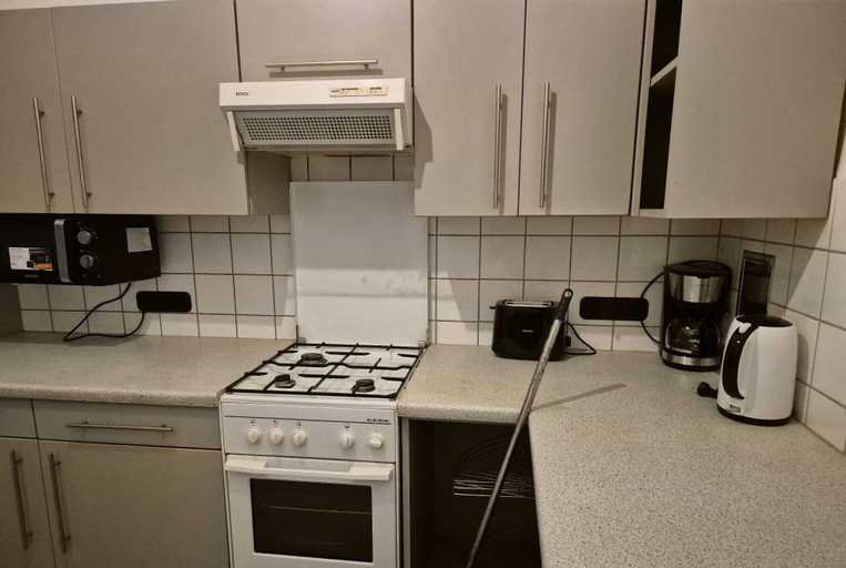 Private kitchen 5, Charming 1BR Apartment Near Stadthalle, Wien
