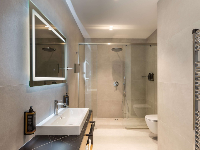 Bathroom 4, Mercure Tirana, Tiranës