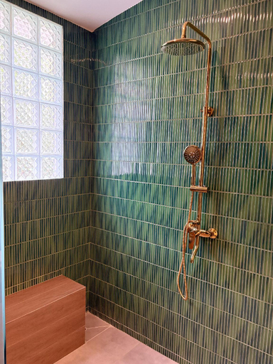 bathroom 17
