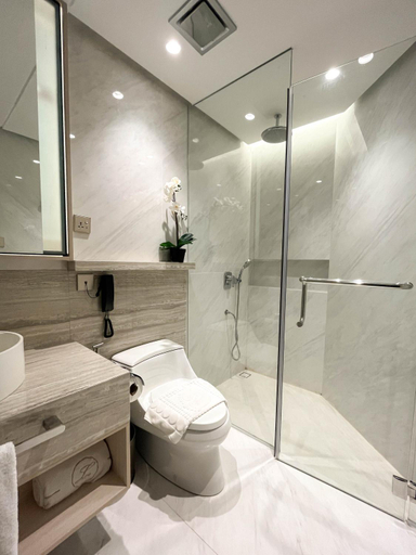 Bathroom 4, The Lake Hotel Tagaytay, Tagaytay City