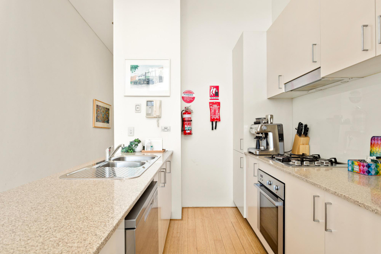 Others 5, Charming Modern Apartment with City Views, Sydney