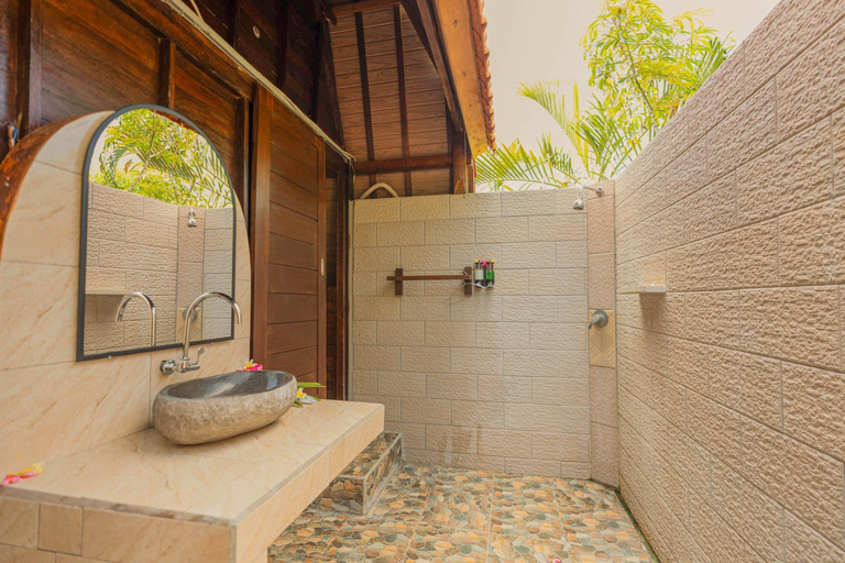Bathroom 3, Harta Lembongan Villas, Klungkung