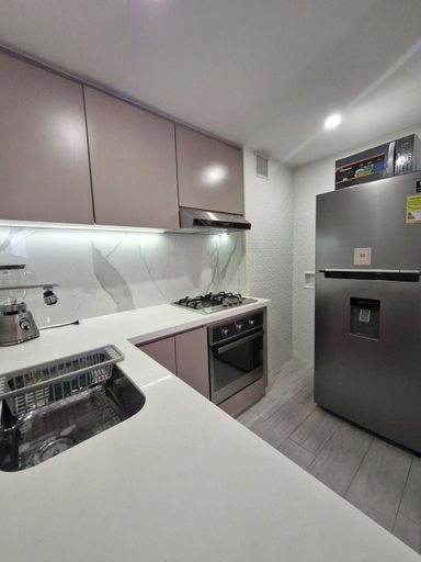 Private kitchen 5, Warm fireplace and Patio - Smart TV, Santafé de Bogotá