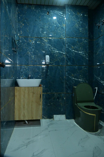 Bathroom, Hotel Krishna Manu Palace, Tikamgarh