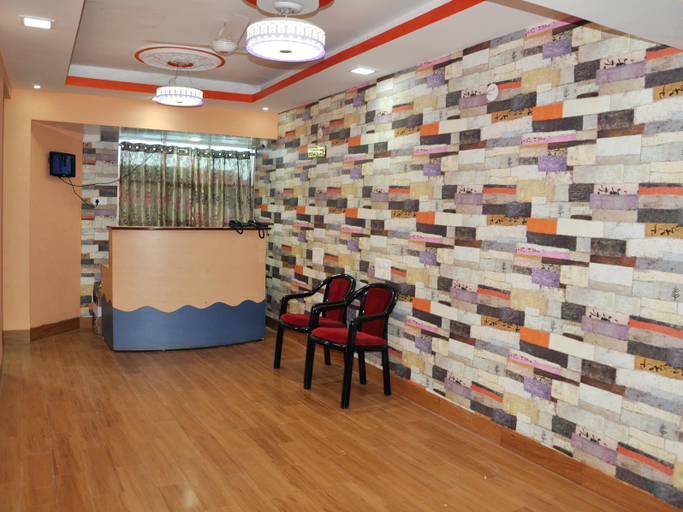 Others, Hotel Central Avenue, Narsimhapur