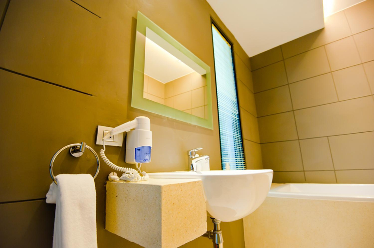 Bathroom 5, Chalay Monta Resort, Hua Hin