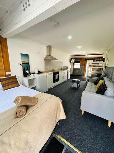 Bedroom 2, Carinya Village Jindabyne, Snowy River
