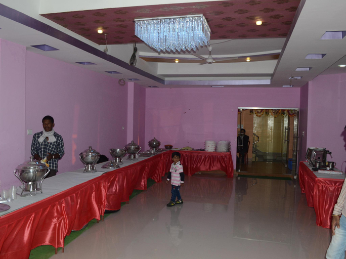 Business Facilities, Hotel Central Avenue, Narsimhapur