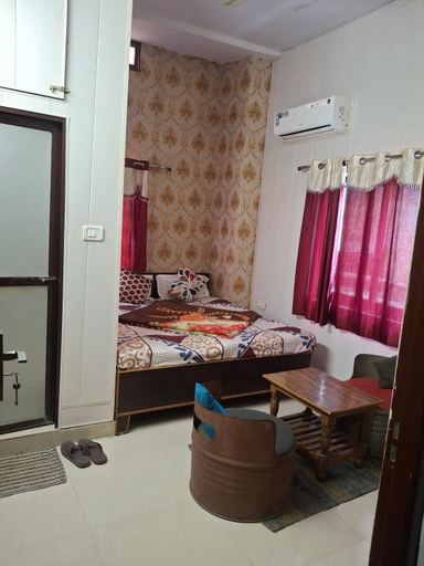 Bedroom 2, Golden River Homestay, Varanasi
