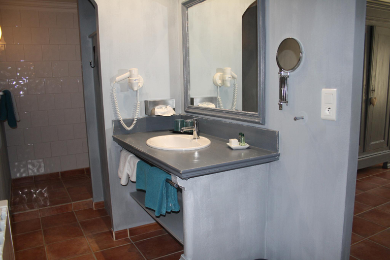 Bathroom, Le Mas Vigneron, Vaucluse