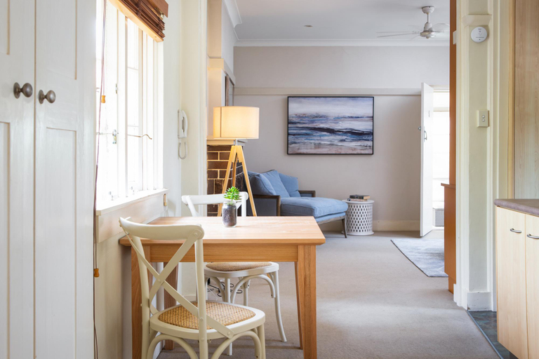 Separate living room 5, Chic Apartment with Sun Lounge Near Manly Beach, Sydney