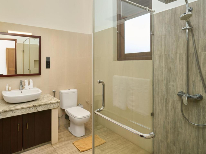 Bathroom 3, Driftwood Villa, Wattala