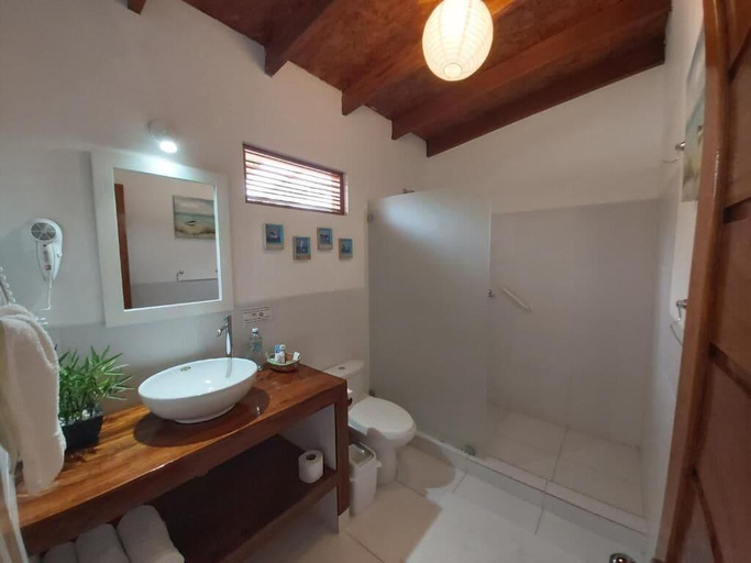 Bathroom 4, Punta del Norte Bungalows, Contralmirante Villar