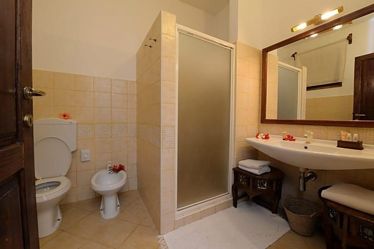 Bathroom, JAZ Adonia, Kati