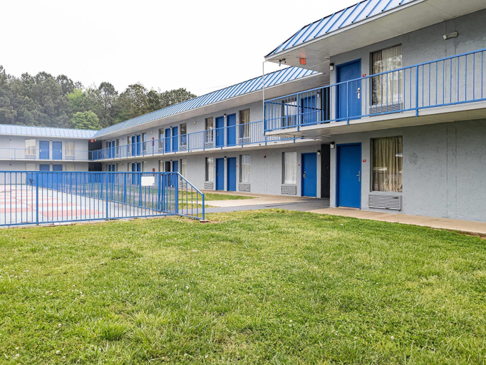 Exterior & Views 1, Rodeway Inn & Suites Carrollton, Carroll