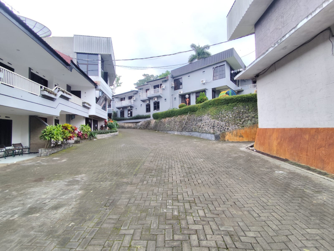 Exterior & Views 3, Nirwana Hotel & Convention Batu, Malang