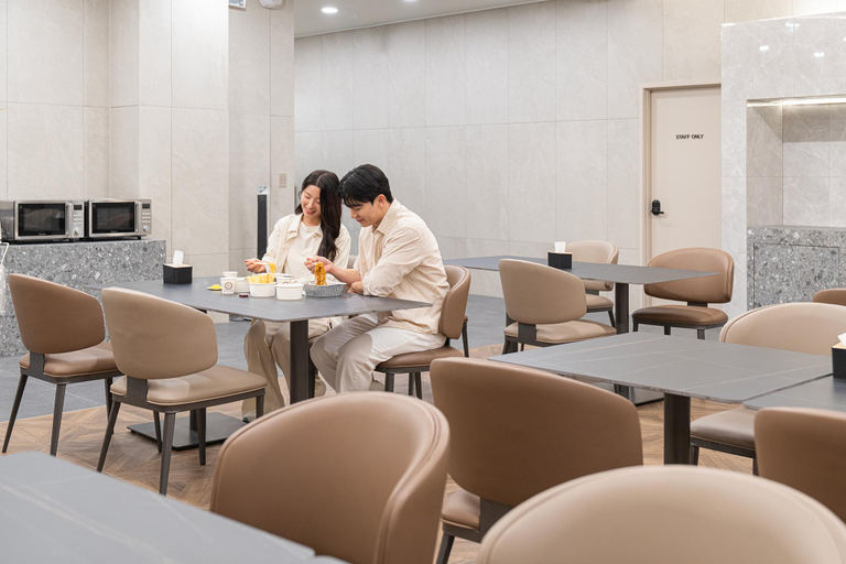 Food & Drinks 5, Browndot Airport New Town, Jung