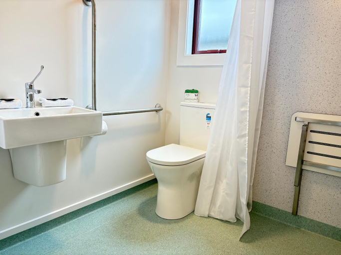 Bathroom 3, Dawsons Hotel, Buller