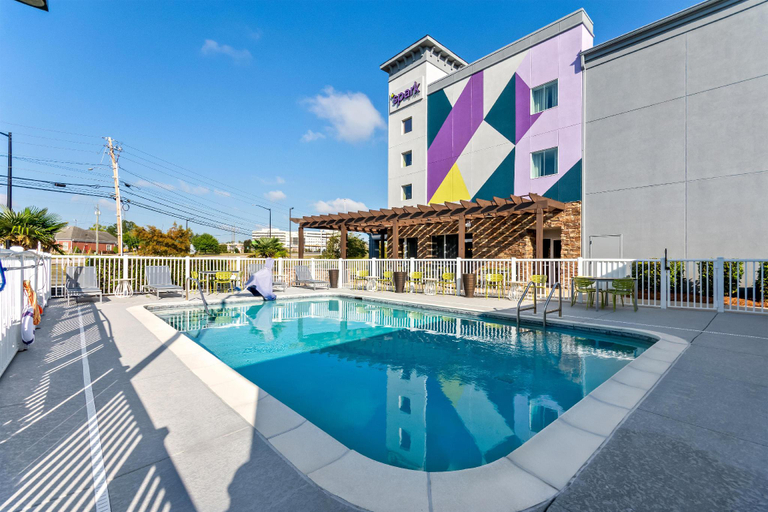 Sport & Beauty, Spark by Hilton Dothan, Houston