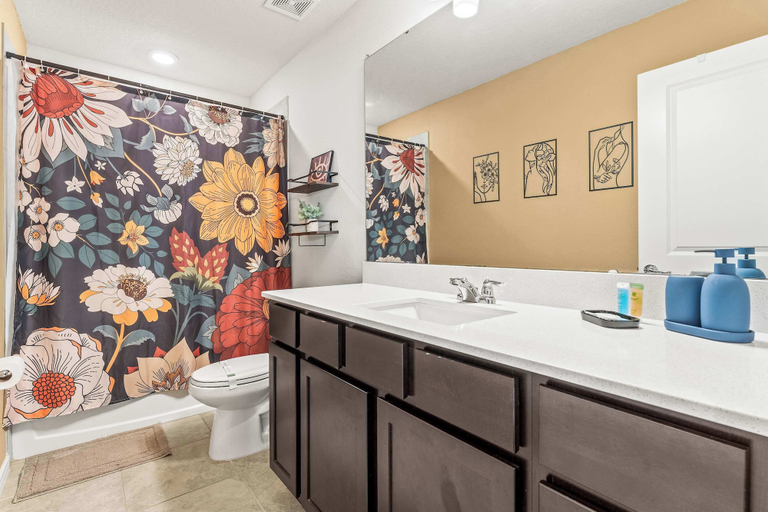 Bathroom 3, Happy Daze Home for 8, Polk