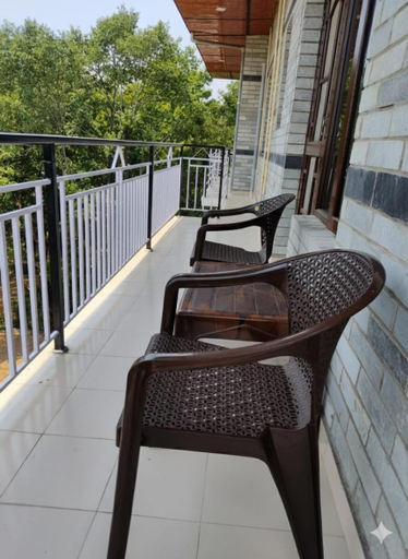 Others 4, Spring Inn Bir-Billing, Kangra