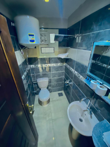 Bathroom 4, Great sun pyramids inn, Unorganized in Al Jizah