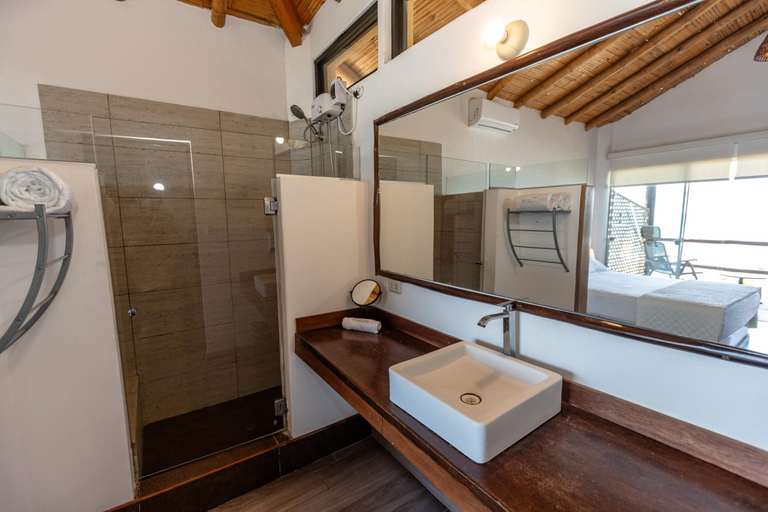 Bathroom 3, Hoja de Palma Bungalows, Contralmirante Villar