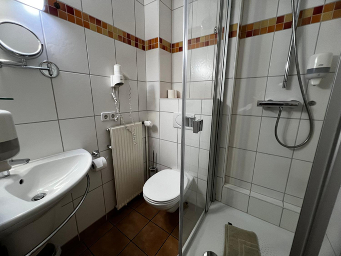 Bathroom 4, Hotel Steinhagen, Lüchow-Dannenberg