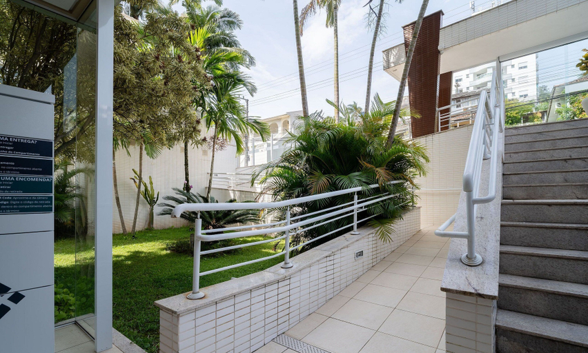 Property grounds, 1-bedroom Apartment 850 m From Masc - Cfe0503, Florianopolis