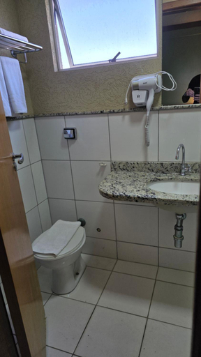 Bathroom 3, Golden Dolphin Grand Hotel - Suite frente Piscinas, Caldas Novas