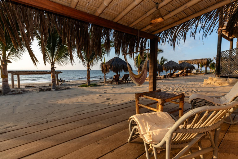 Food & Drinks 4, Hoja de Palma Bungalows, Contralmirante Villar