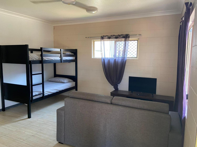 Others 5, Edmonton Lodge, Cairns
