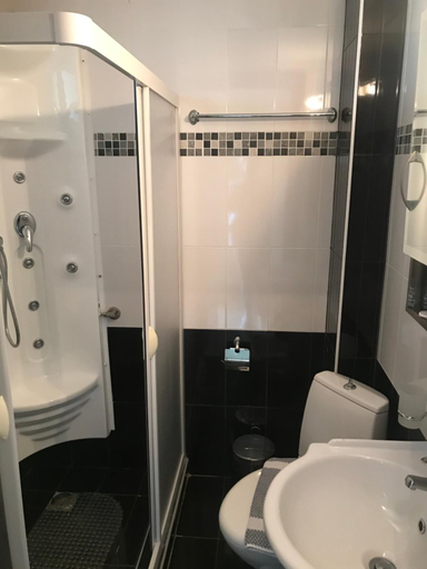 Bathroom, Enastron Hotel, Central Macedonia