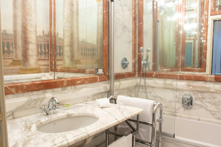 Bathroom 4, Grand Hotel Continental - Starhotels Collezione, Siena