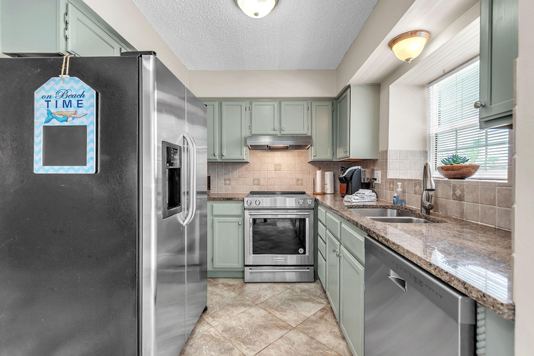 Primary image, Sunset Reef 112, Pinellas