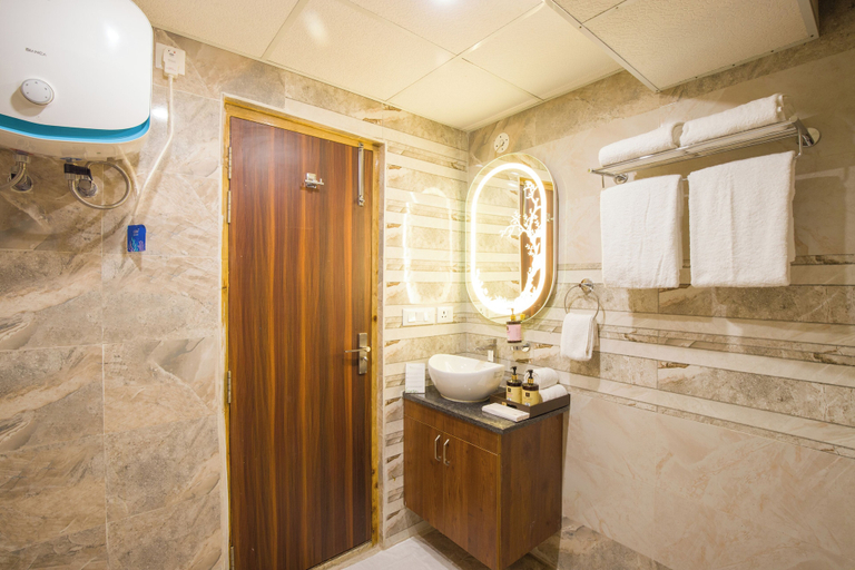 Bathroom 4, Lafu House Hearth Cabana Hill views, Shimla