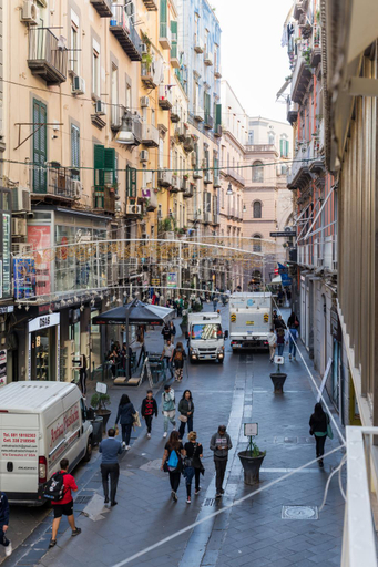 Others 5, Chiaia 205, Napoli