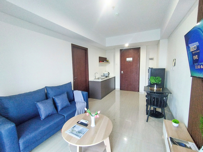 Living area 2, Simple 1Br Near Mall At Grand Sungkono Lagoon Apartment, Surabaya
