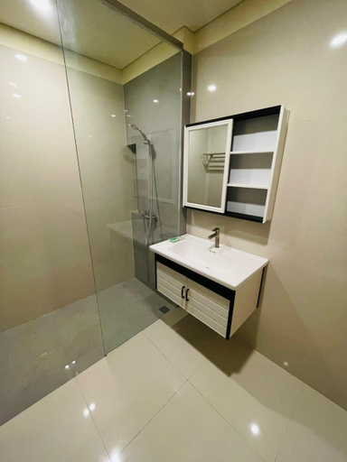 Bathroom 5, Mulyosari Central Park Hotel, Surabaya