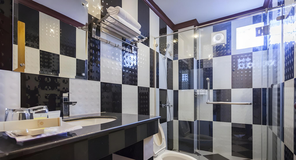 Bathroom 4, The Mou Hotel, Phnom Penh