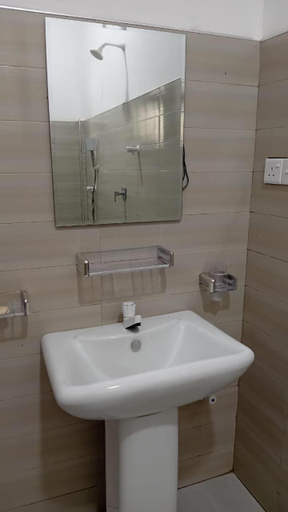 Bathroom 3, Leaf Dew Resort, Mihinthale